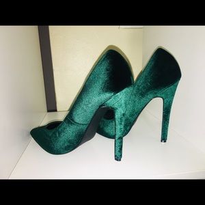 Green Velvet Pumps